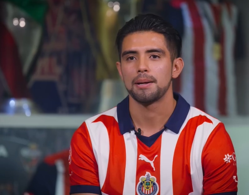 VIDEO | Rompen cristales del auto de un jugador de Chivas